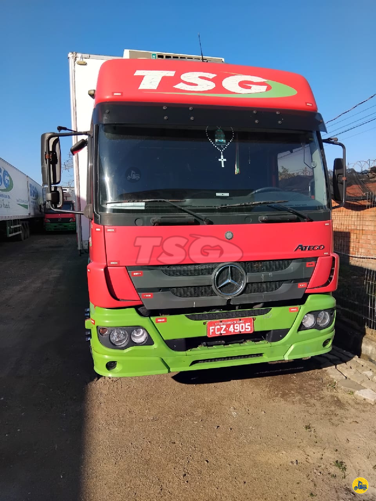 CAMINHAO MERCEDES-BENZ MB 2426 Baú Frigorífico Truck 6x2 TSG CANOAS RIO GRANDE DO SUL RS